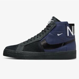 Nike High-Top Sneakers in Black and Navy